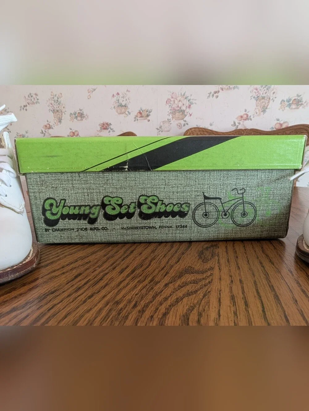 NIB Vintage Young Set White Leather Baby High Top Walkers Size 6.5 D Deadstock